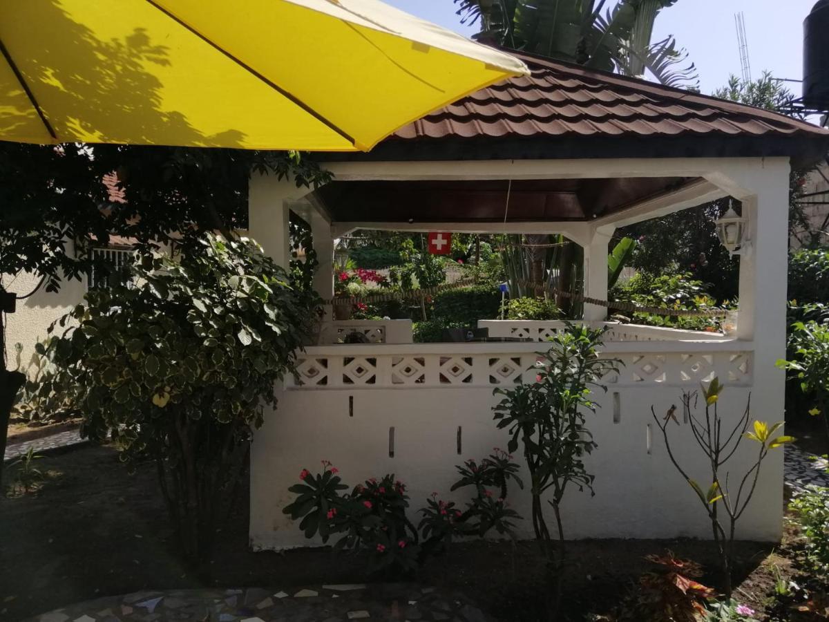 Villa Swiss Garden House Serrekunda Exterior foto