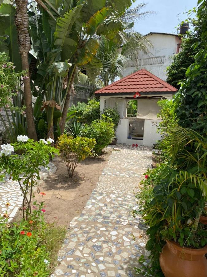 Villa Swiss Garden House Serrekunda Exterior foto